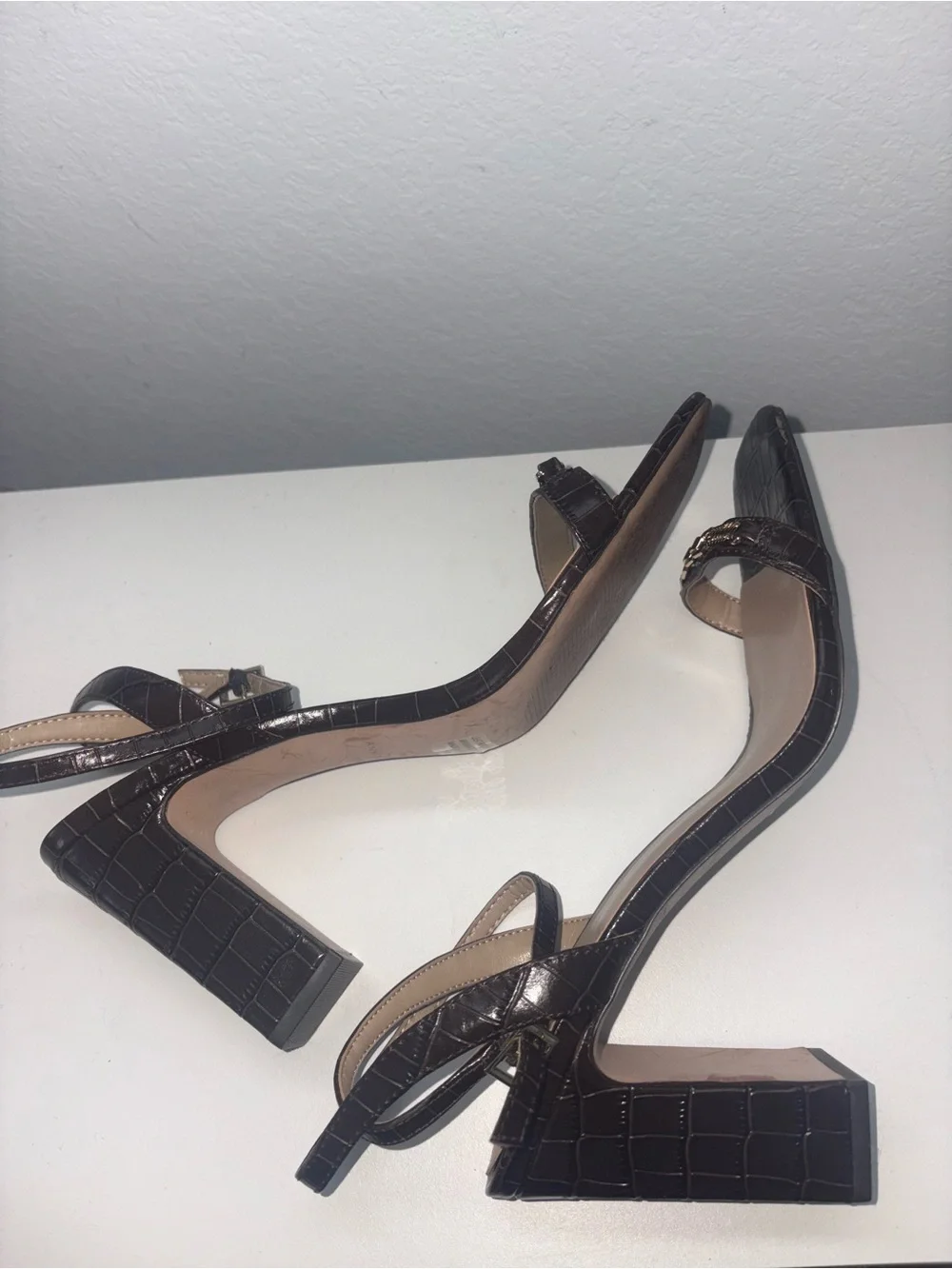 Ann Taylor Buckle Strap Brown Croc Embossed Leather Block Heel Strappy Sandal